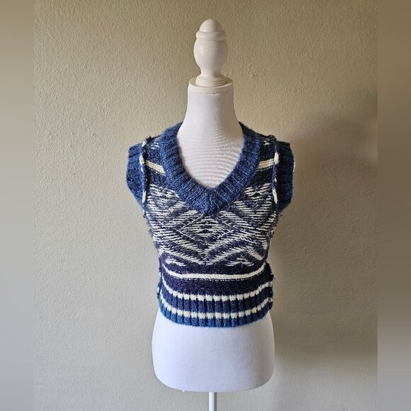Urban Outfitters BDG Blue And White Patterned Knit Vest XS - Picture 2 of 6